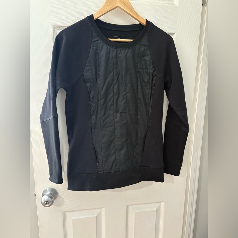 The North Face women’s beyond the wall hybrid pullover sweater size small black